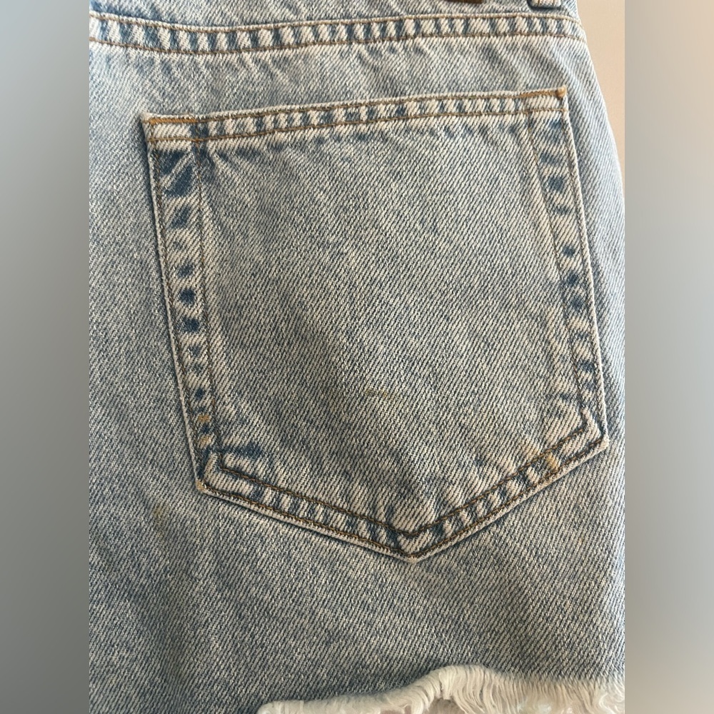 Vintage Calvin Klein Cut Off Denim Shorts Medium Wash - Picture 4 of 6